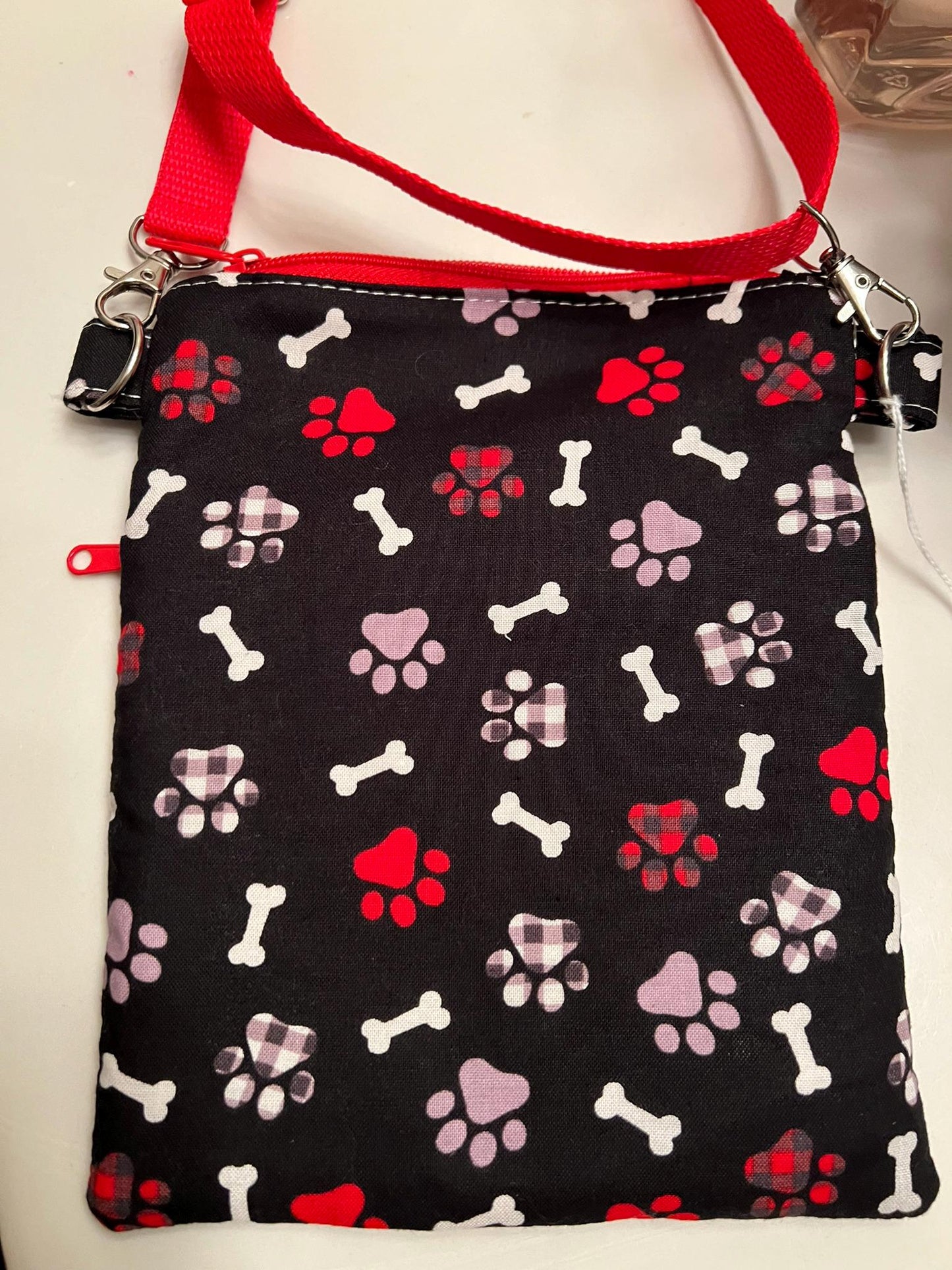 DogHandmade Dog Walker Crossbody Bag โ 4 Pockets, Treat Holder, Poop Bag Dispenser | Red Plaid Cotton