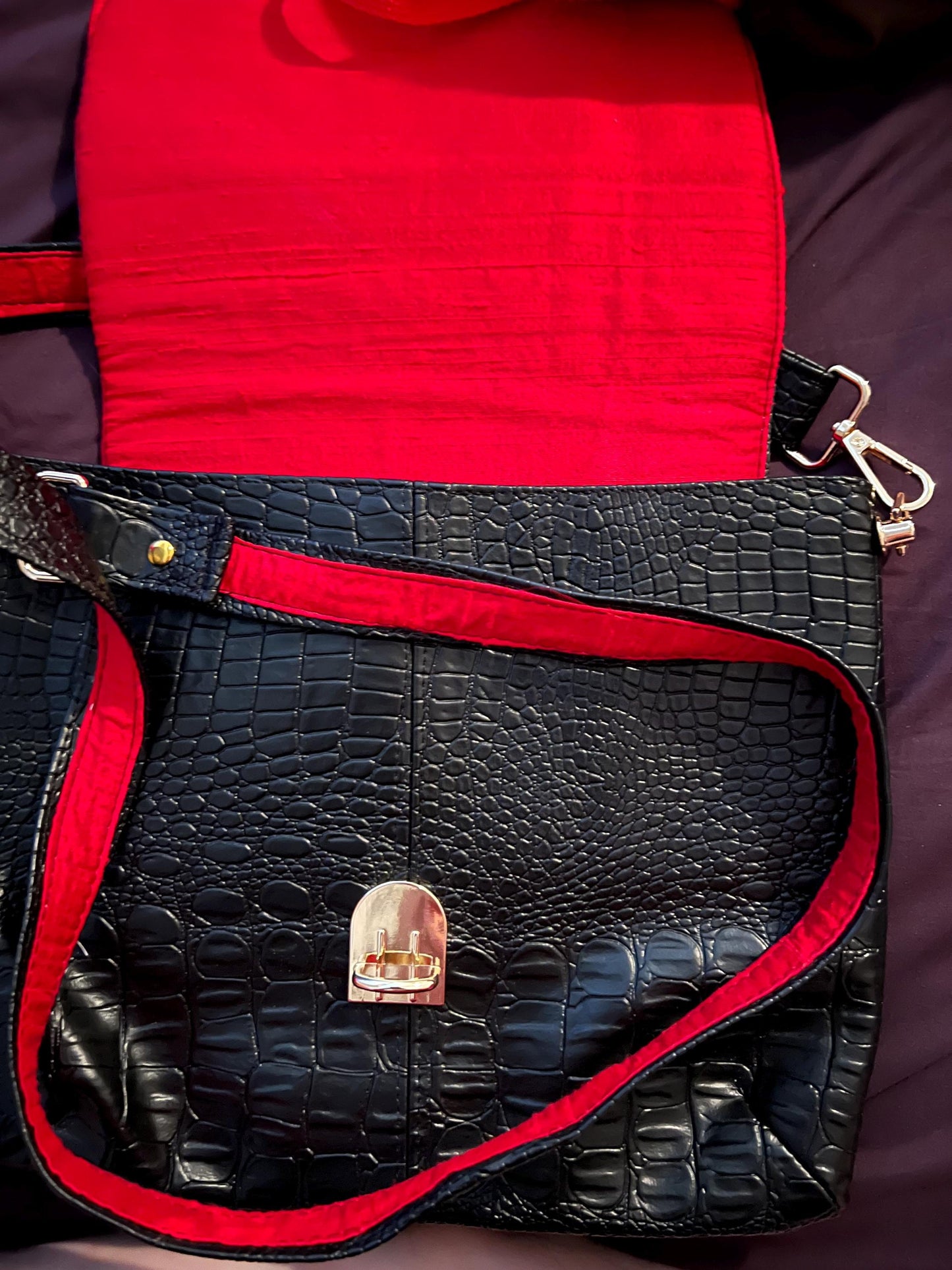 Black Croc Textured Faux Leather Crossbody Bag – Red Lining, Gold Turn Lock, 10x12" | Handmade